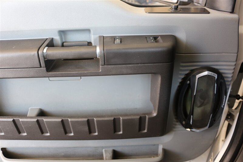 2012 Ford F-250 XL - Photo 28 - Arlington, TX 76011