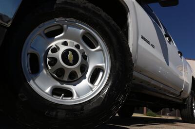 2018 Chevrolet Silverado 2500 Work Truck   - Photo 2 - Arlington, TX 76011