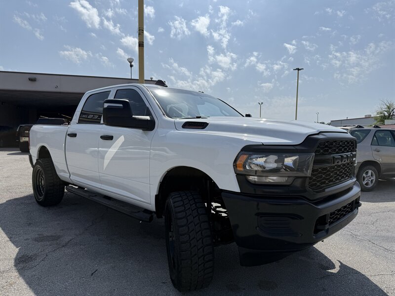 2023 RAM 2500 Tradesman - Photo 3 - Arlington, TX 76011