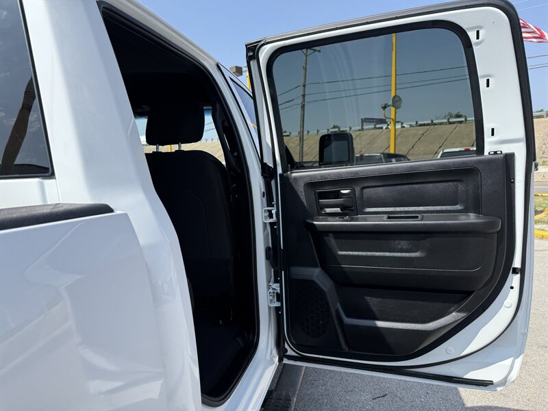 2023 RAM 2500 Tradesman - Photo 18 - Arlington, TX 76011