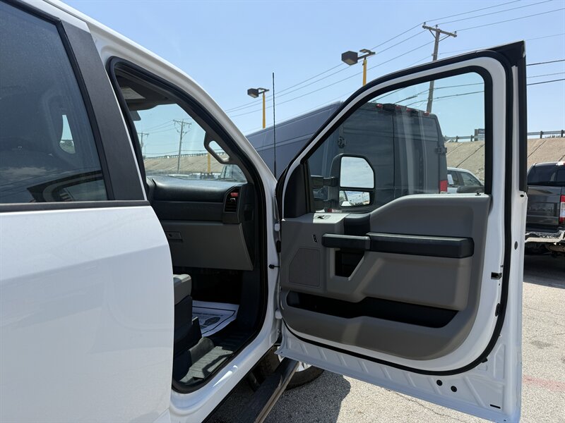 2022 Ford F-250 Super Duty XL - Photo 18 - Arlington, TX 76011