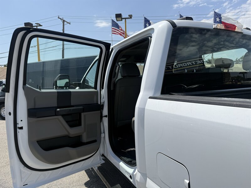 2022 Ford F-250 Super Duty XL - Photo 16 - Arlington, TX 76011