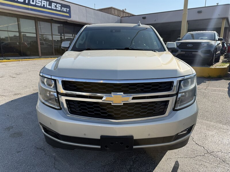 2016 Chevrolet Suburban LT - Photo 2 - Arlington, TX 76011