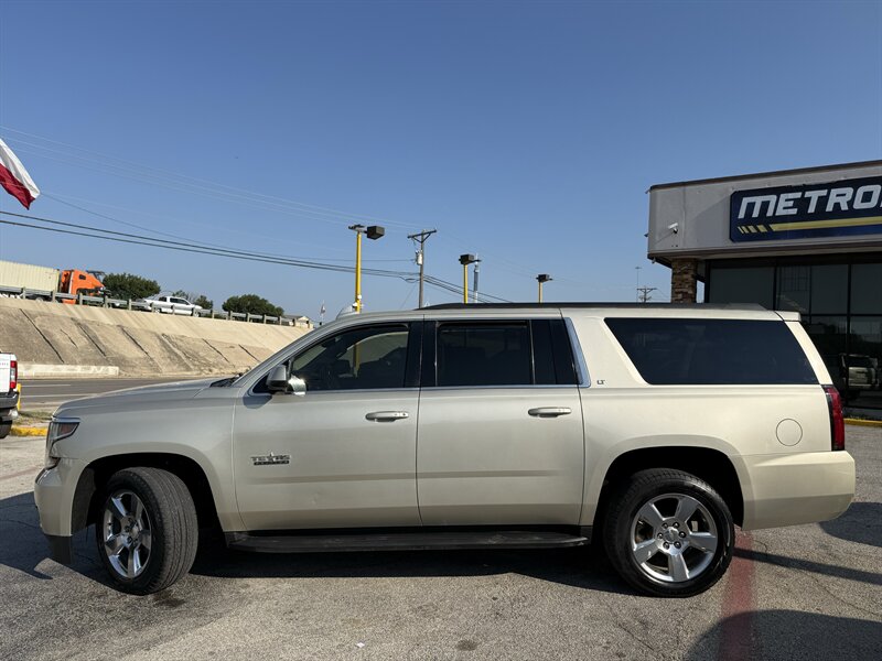 2016 Chevrolet Suburban LT - Photo 9 - Arlington, TX 76011