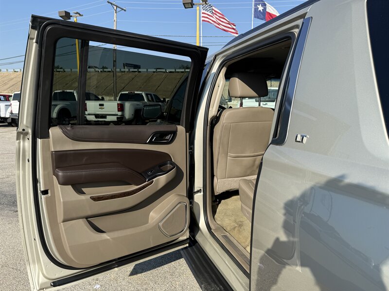 2016 Chevrolet Suburban LT - Photo 15 - Arlington, TX 76011