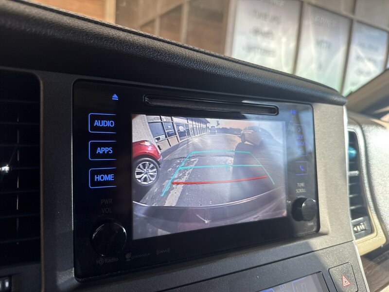 2016 Toyota Sienna XLE 7-Passenger Auto   - Photo 22 - Arlington, TX 76011