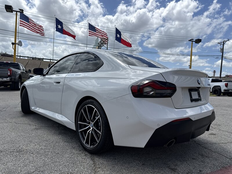 2024 BMW 2 Series 230i - Photo 8 - Arlington, TX 76011