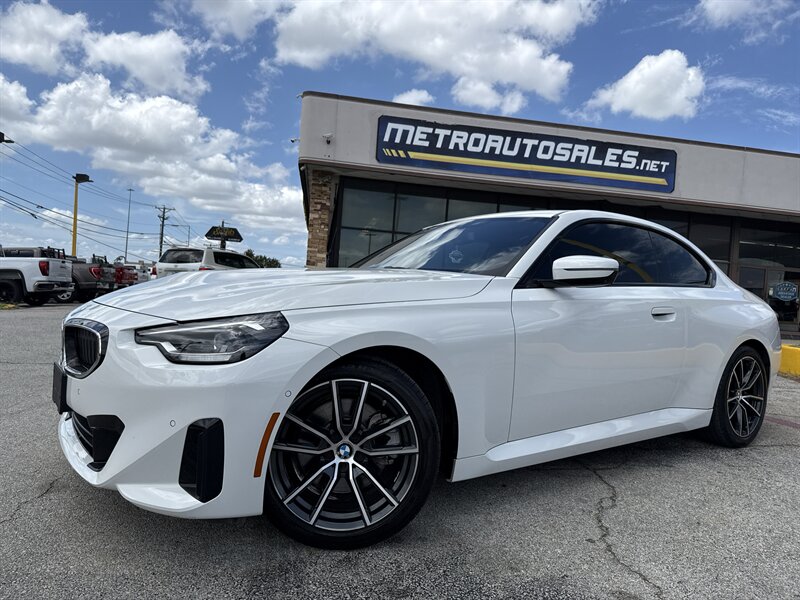 2024 BMW 2 Series 230i - Photo 10 - Arlington, TX 76011