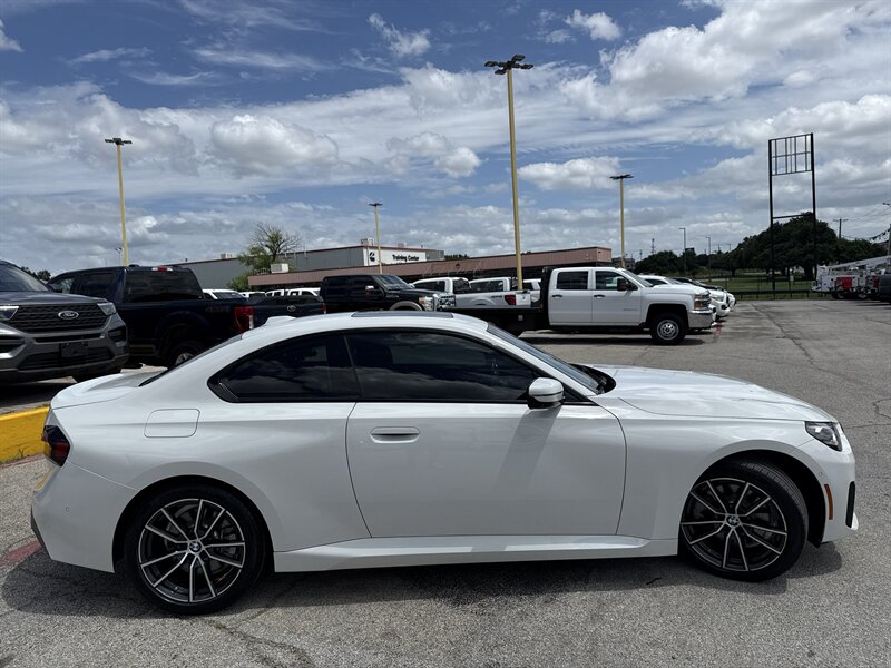2024 BMW 2 Series 230i - Photo 4 - Arlington, TX 76011