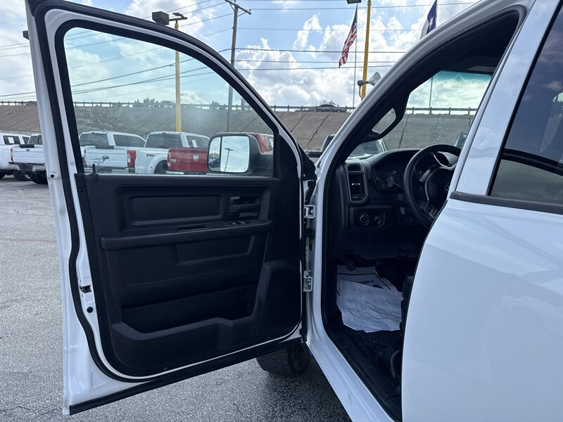2022 RAM 2500 Tradesman - Photo 14 - Arlington, TX 76011