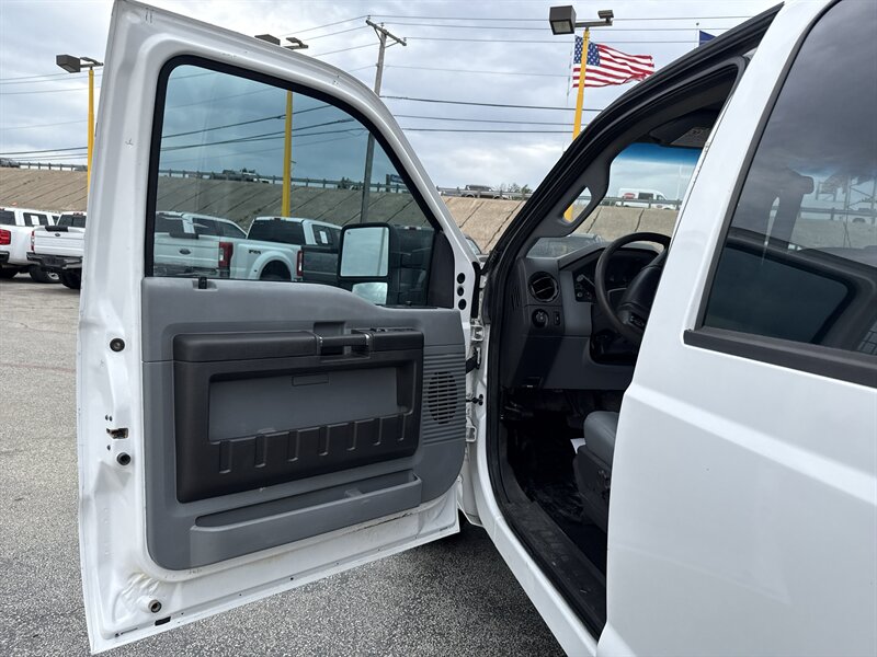 2013 Ford F-250 XL - Photo 12 - Arlington, TX 76011