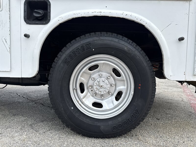 2013 Ford F-250 XL - Photo 10 - Arlington, TX 76011