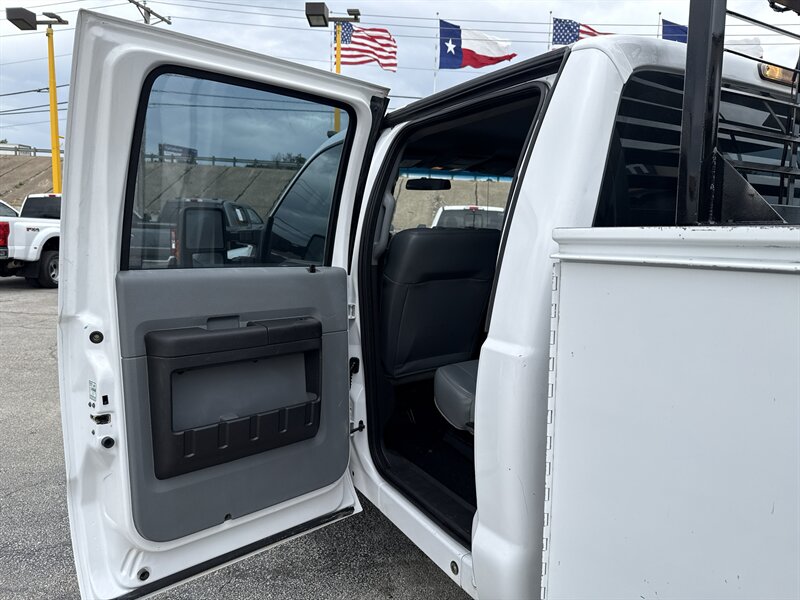 2013 Ford F-250 XL - Photo 14 - Arlington, TX 76011