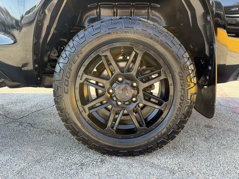 2017 Toyota Tundra SR5 - Photo 10 - Arlington, TX 76011