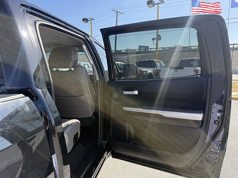 2017 Toyota Tundra SR5 - Photo 19 - Arlington, TX 76011