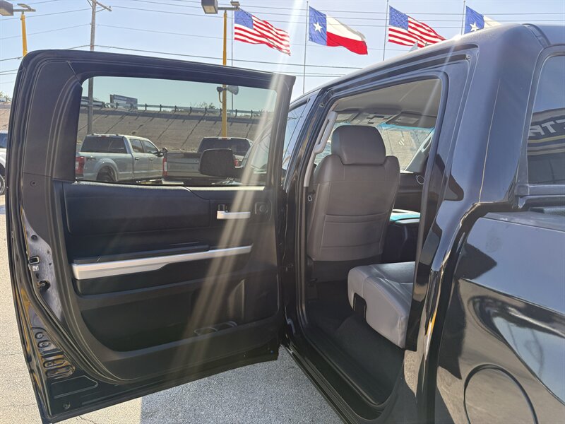 2017 Toyota Tundra SR5 - Photo 15 - Arlington, TX 76011