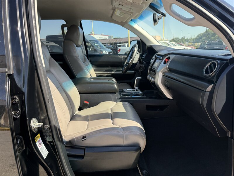 2017 Toyota Tundra SR5 - Photo 18 - Arlington, TX 76011