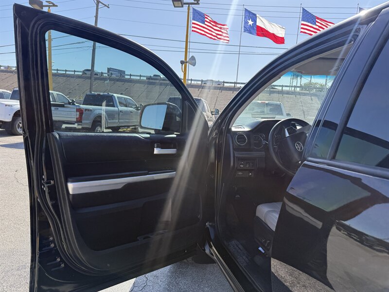 2017 Toyota Tundra SR5 - Photo 13 - Arlington, TX 76011