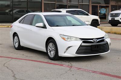 2016 Toyota Camry LE   - Photo 11 - Arlington, TX 76011