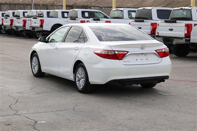 2016 Toyota Camry LE   - Photo 7 - Arlington, TX 76011