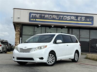 2017 Toyota Sienna LE 7-Passenger Van