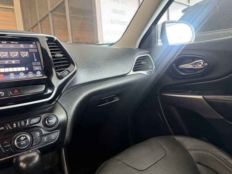 2019 Jeep Cherokee Limited - Photo 28 - Arlington, TX 76011