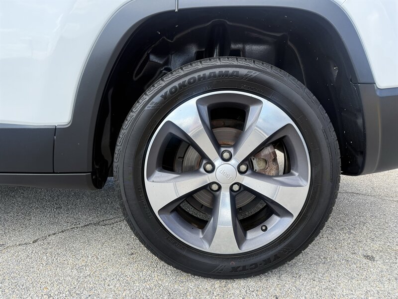 2019 Jeep Cherokee Limited - Photo 11 - Arlington, TX 76011