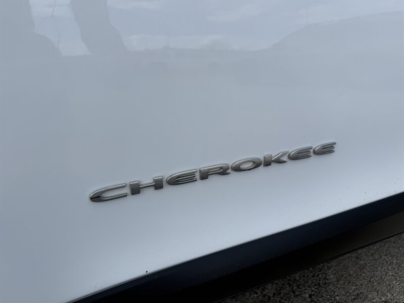 2019 Jeep Cherokee Limited - Photo 12 - Arlington, TX 76011