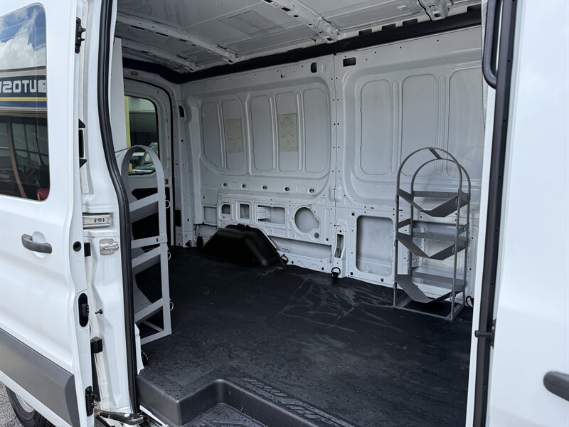 2015 Ford Transit 250 - Photo 17 - Arlington, TX 76011