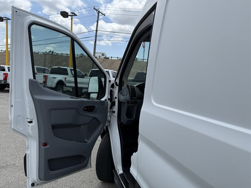 2015 Ford Transit 250 - Photo 12 - Arlington, TX 76011