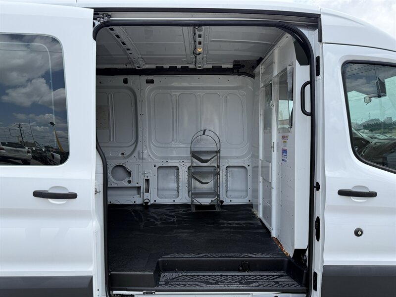 2015 Ford Transit 250 - Photo 16 - Arlington, TX 76011