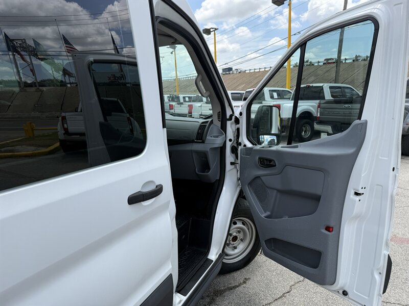 2015 Ford Transit 250 - Photo 14 - Arlington, TX 76011