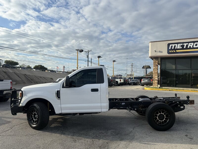 2021 Ford F-350 Super Duty XL - Photo 8 - Arlington, TX 76011