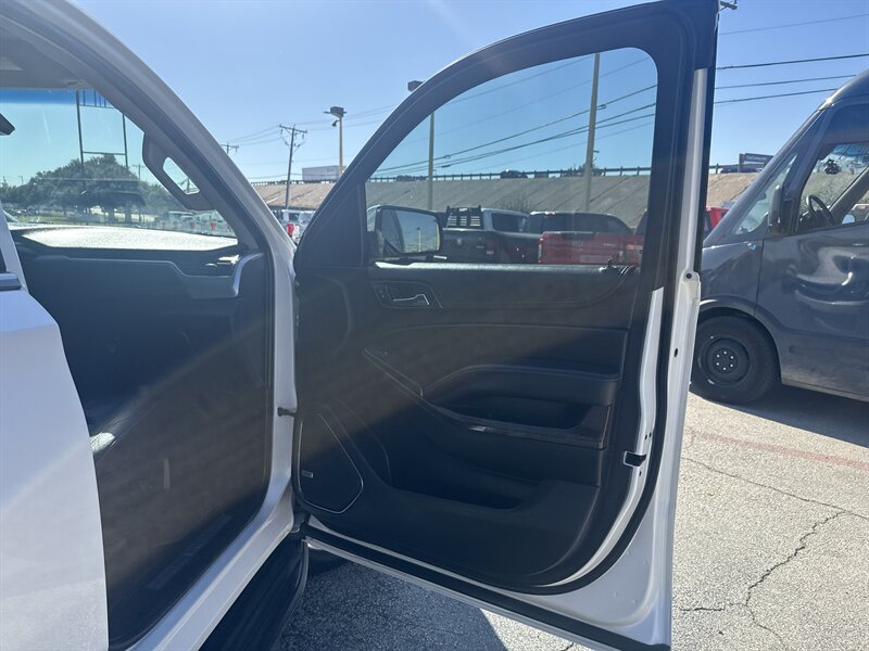 2019 Chevrolet Tahoe LT - Photo 18 - Arlington, TX 76011