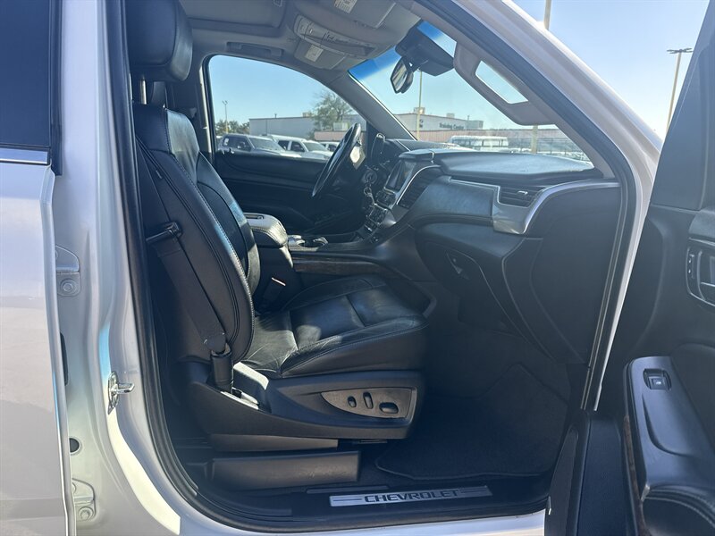 2019 Chevrolet Tahoe LT - Photo 19 - Arlington, TX 76011