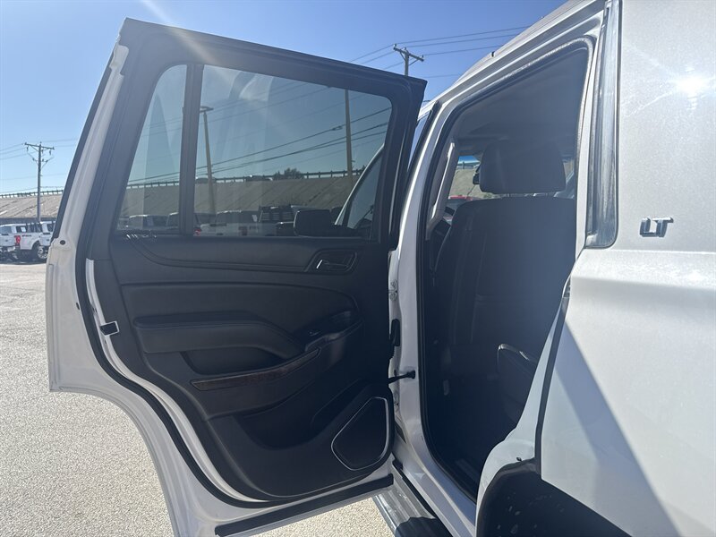 2019 Chevrolet Tahoe LT - Photo 16 - Arlington, TX 76011