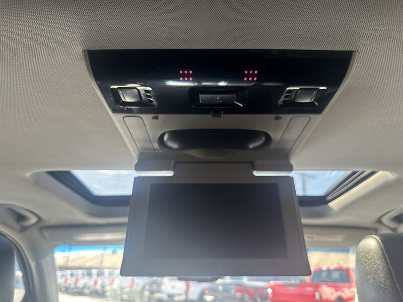 2019 Chevrolet Tahoe LT - Photo 32 - Arlington, TX 76011