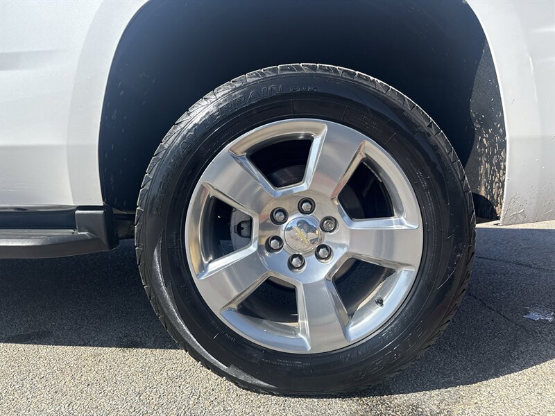 2019 Chevrolet Tahoe LT - Photo 11 - Arlington, TX 76011