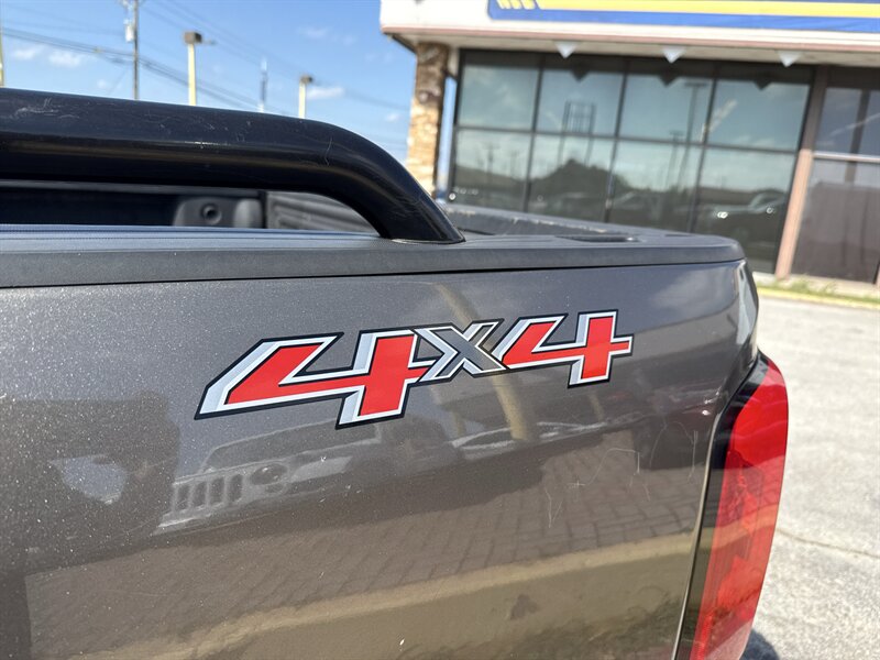 2016 Chevrolet Colorado LT   - Photo 11 - Arlington, TX 76011