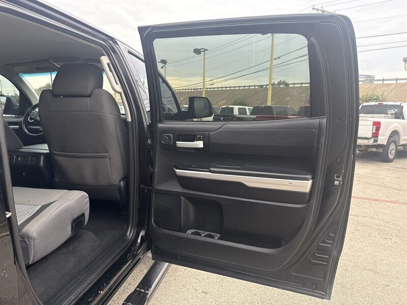 2017 Toyota Tundra SR5   - Photo 22 - Arlington, TX 76011