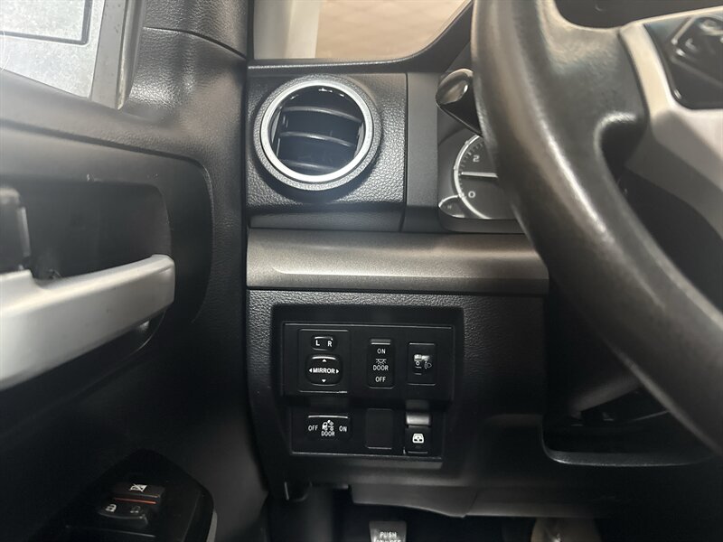 2017 Toyota Tundra SR5   - Photo 24 - Arlington, TX 76011