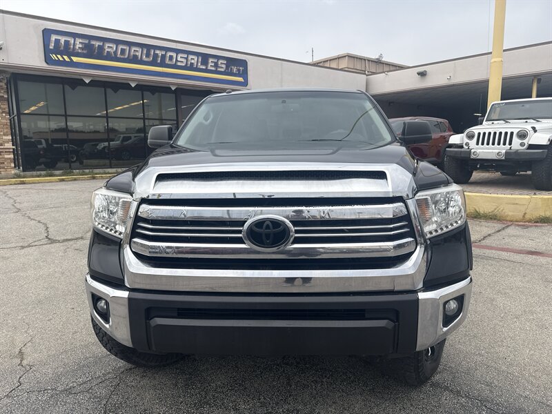 2017 Toyota Tundra SR5   - Photo 2 - Arlington, TX 76011