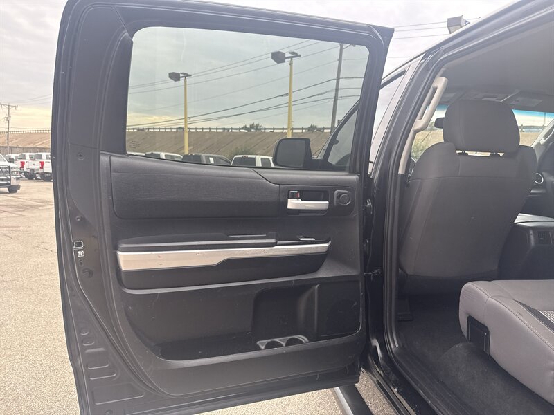 2017 Toyota Tundra SR5   - Photo 18 - Arlington, TX 76011
