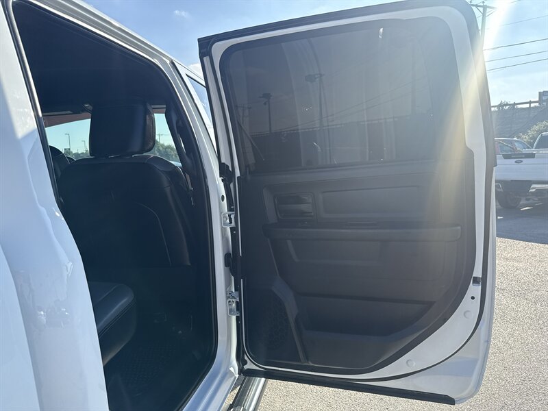 2022 RAM 2500 Tradesman   - Photo 21 - Arlington, TX 76011