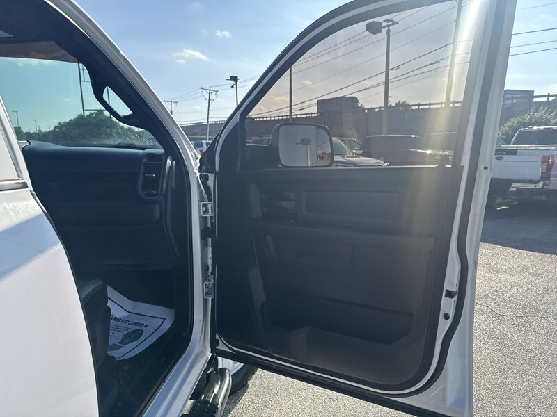 2022 RAM 2500 Tradesman   - Photo 19 - Arlington, TX 76011