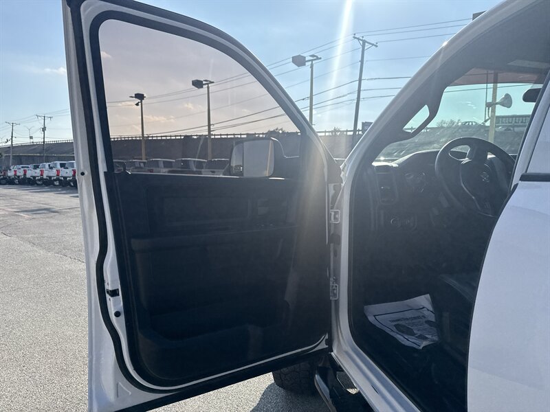 2022 RAM 2500 Tradesman   - Photo 15 - Arlington, TX 76011