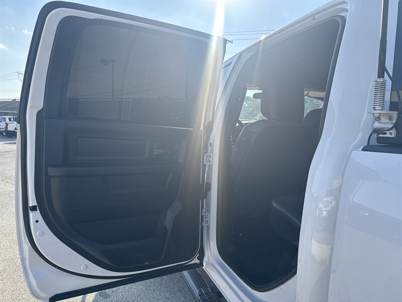 2022 RAM 2500 Tradesman   - Photo 17 - Arlington, TX 76011