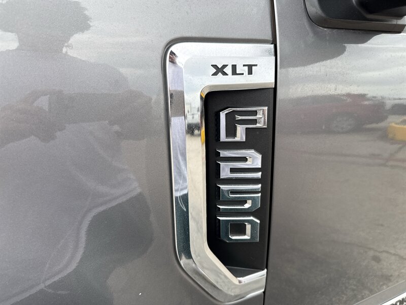 2022 Ford F-250 XLT - Photo 13 - Arlington, TX 76011