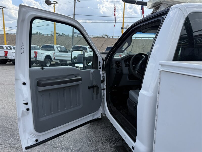 2015 Ford F-250 Super Duty XL - Photo 13 - Arlington, TX 76011