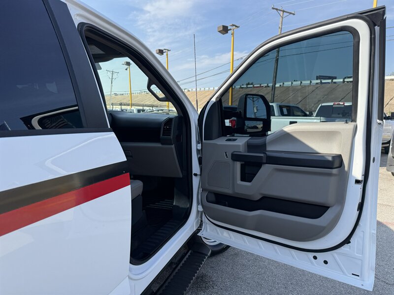 2022 Ford F-250 XL - Photo 17 - Arlington, TX 76011